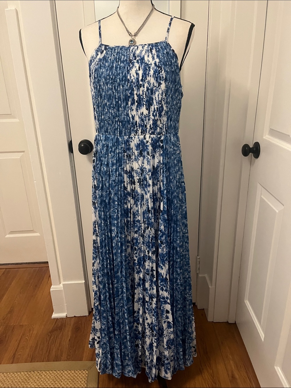Amur Blue &White Floral Print Maxi Dress Knife Pleat Bodice & Skirt Retail $650